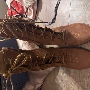 Chinese laundry Sabrina Split Sue